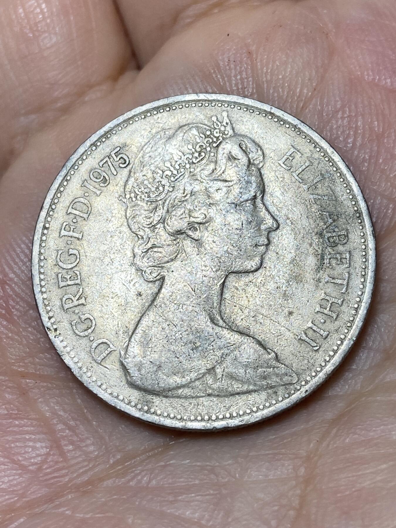 2026年第三十场(总第一百九十九场）英国一线回流散币特拍第二场(免佣金) 英国🇬🇧1975年10新便士(伊丽莎白二世中年花冠，十进制第一版)