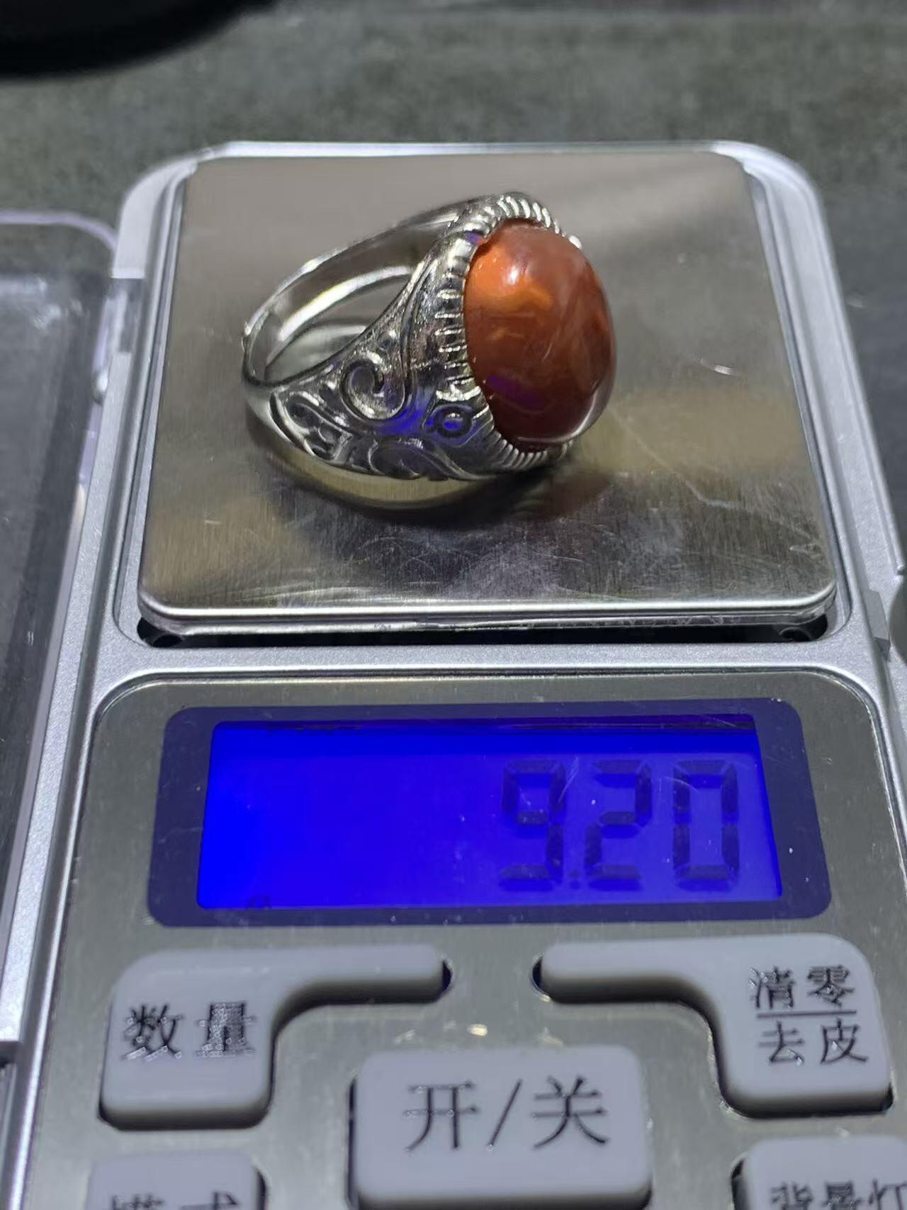 精美柿子红冻料火焰纹南红玛瑙活口霸气戒指一枚