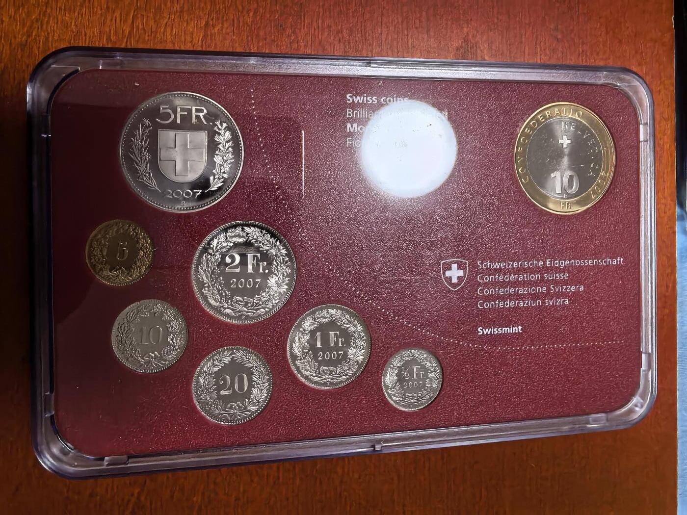 长老汇马年精选第二场拍卖 2007瑞士精制币8枚套，盒证全，含10法郎精制双色币1枚