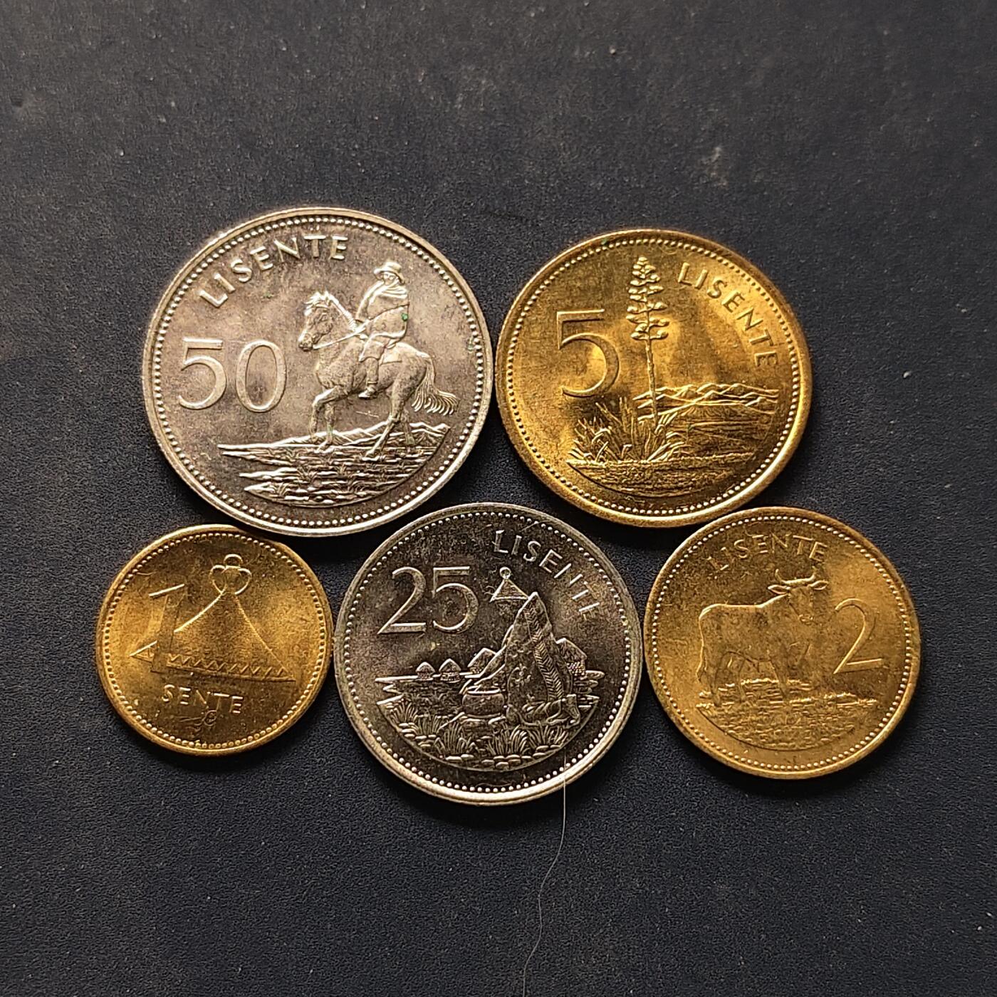 【全场包邮】纯粹捡漏拍504场-更新中 莱索托各年份5枚套币