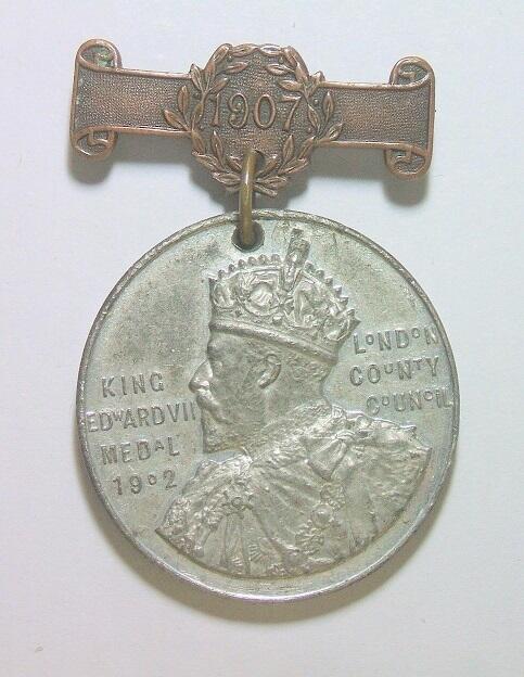 英国1907年 爱德华七世高浮雕精制大合金章 带铭牌 40MM