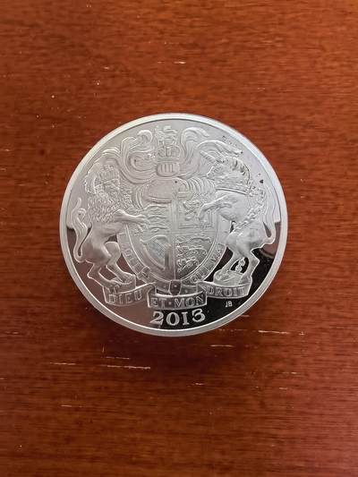 长老汇马年精选第二场拍卖 - 2013英国伊丽莎白二世加冕六十周年纪念5英镑加厚精制银币， 56.56克925银，3000枚，第一版头像，淘宝没有这个拍品