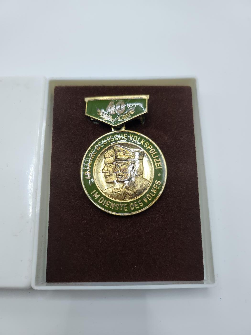 南水社第二次拍卖 民主德国人民警察40周年成立纪念章（1985）完好带盒