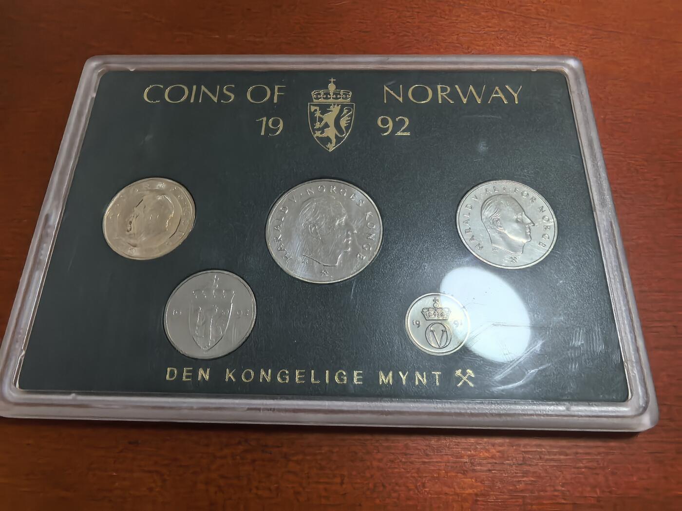 长老汇马年精选第二场拍卖 1992挪威5枚BU币塑封，原厂封装，无外纸