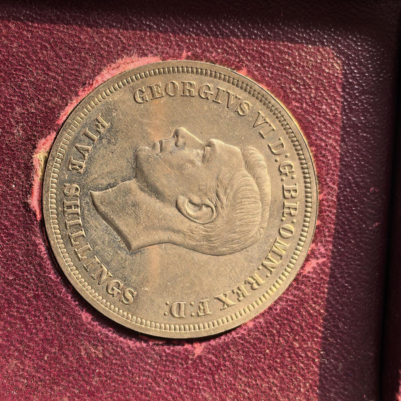 道一币馆币章第一百六十六场 红色原盒证 英国1951年乔治六世马剑镍克朗