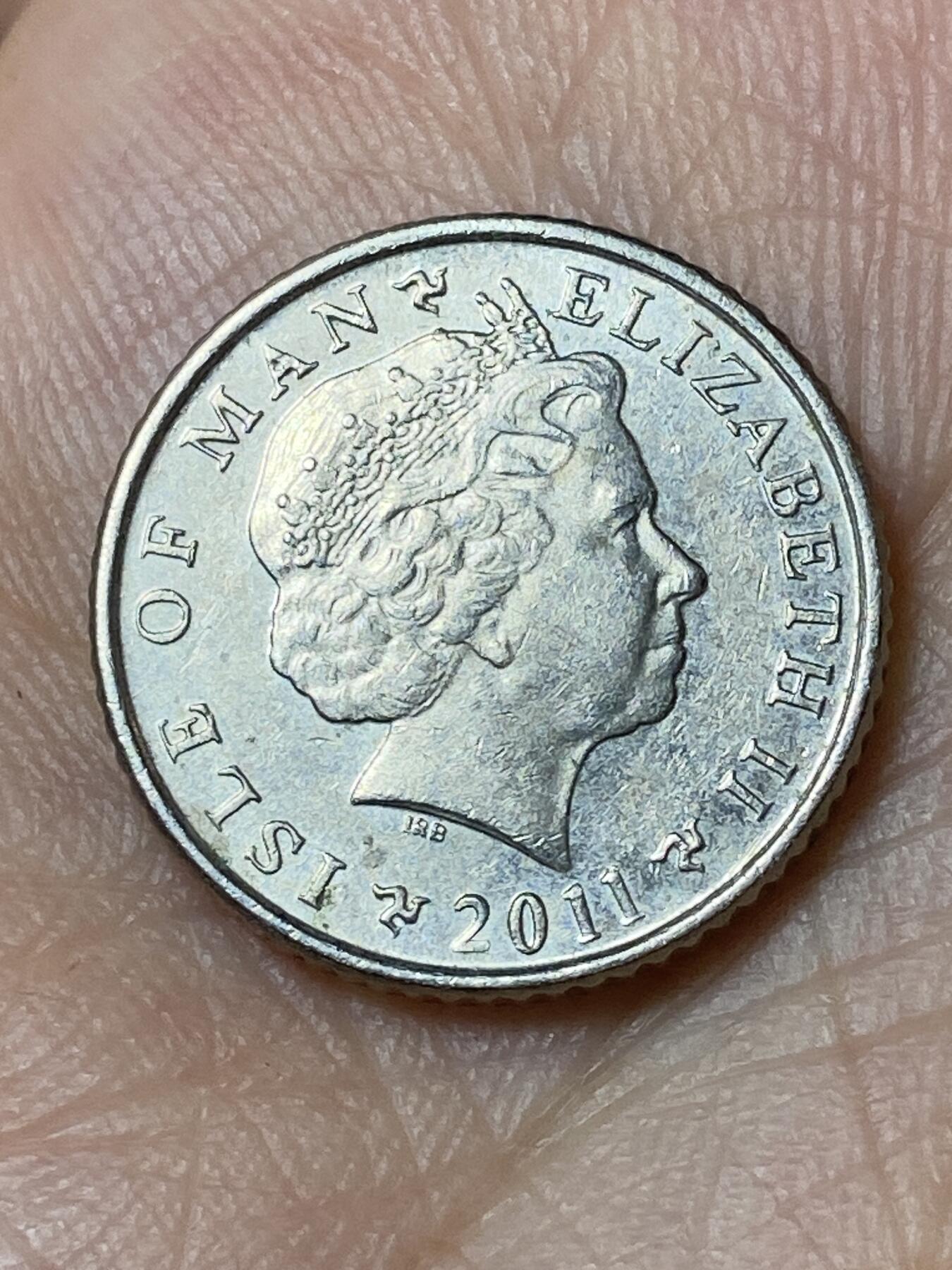 2026年第三十场(总第一百九十九场）英国一线回流散币特拍第二场(免佣金) 英属马恩岛🇮🇲2011年5便士(伊丽莎白二世老年第三套第一版，无磁版)