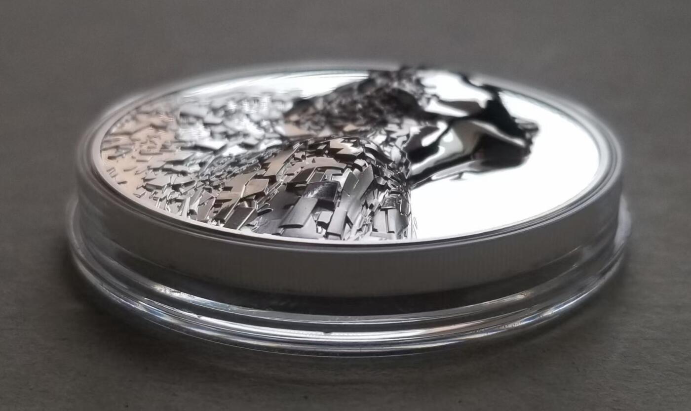 【币将精彩】世界钱币拍卖（2026-3-4） 库克2021年银爆系列女神雕像大银币，999银3盎司，直径50毫米发行999枚，带证书包装。Smartminting超高浮雕专利工艺，首次采用双面精制镜面效果，包括浮雕部分，系列第一枚。