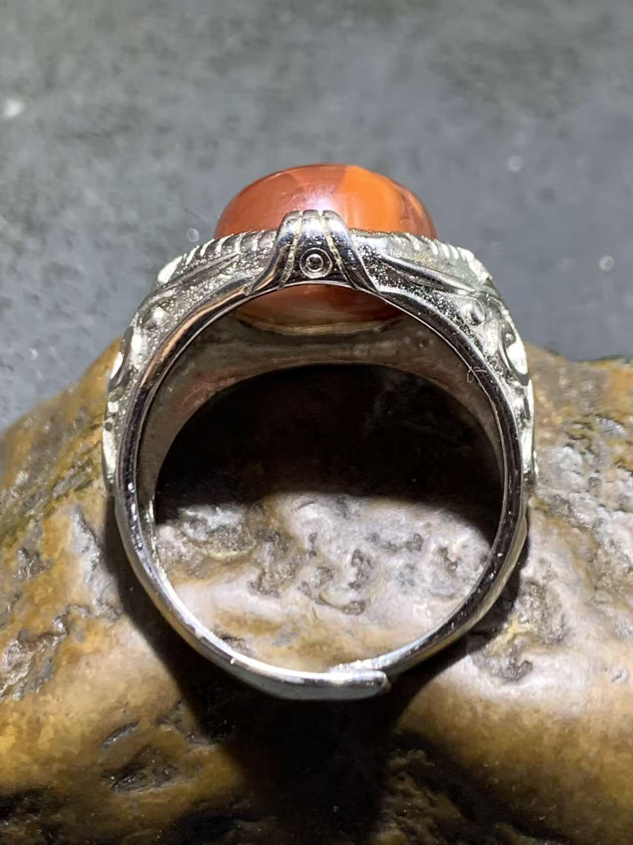 精美柿子红冻料火焰纹南红玛瑙活口霸气戒指一枚