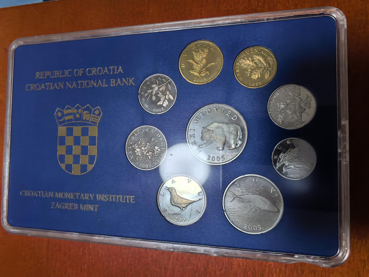长老汇马年精选第二场拍卖 2005克罗地亚精制币9枚套