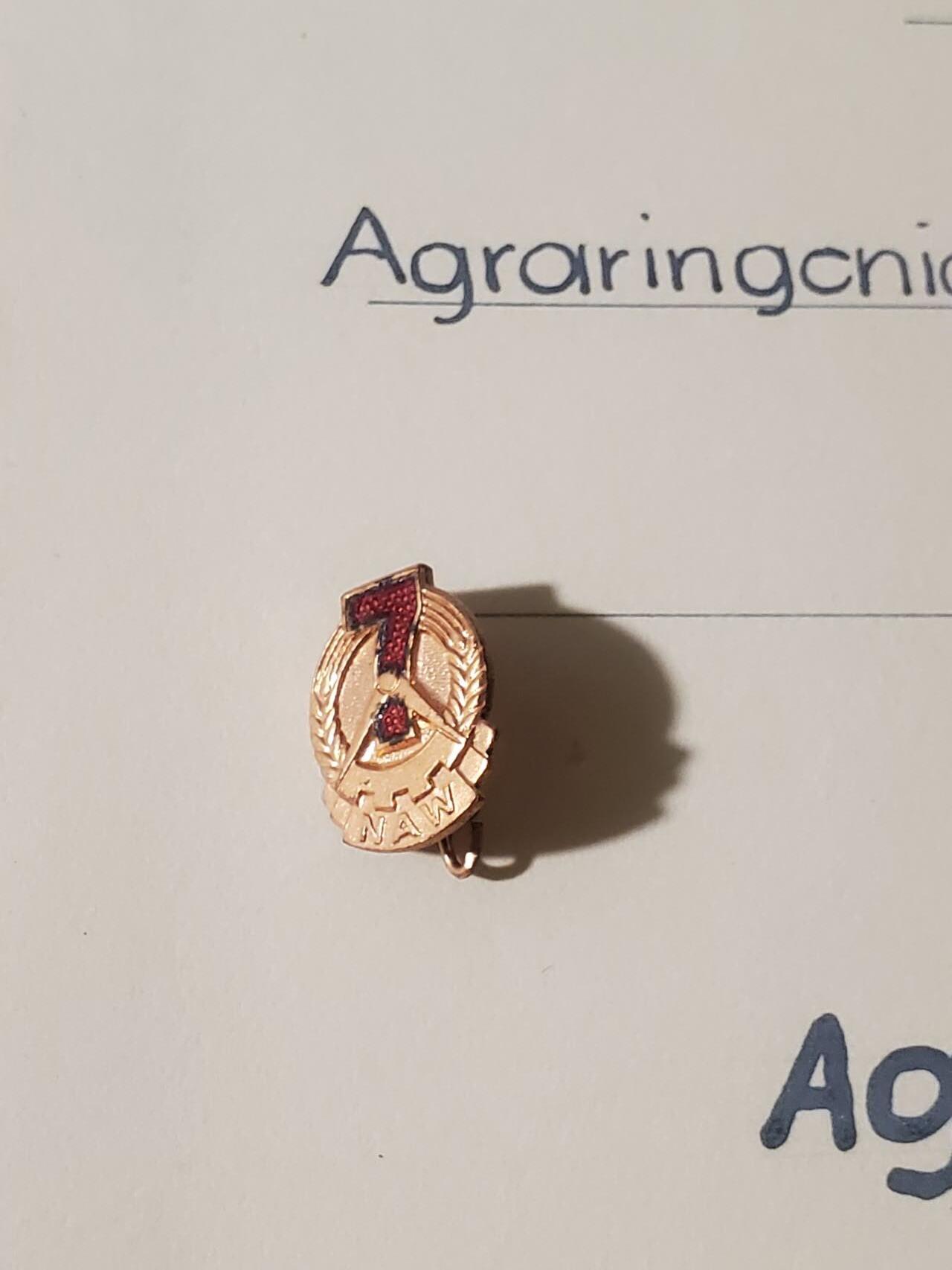 韵星假日军品类拍卖第42期 -- Rimey Holidays Militaria Auction 42 民主德国农业长期服务证书+社会主义建设功勋活动家证章