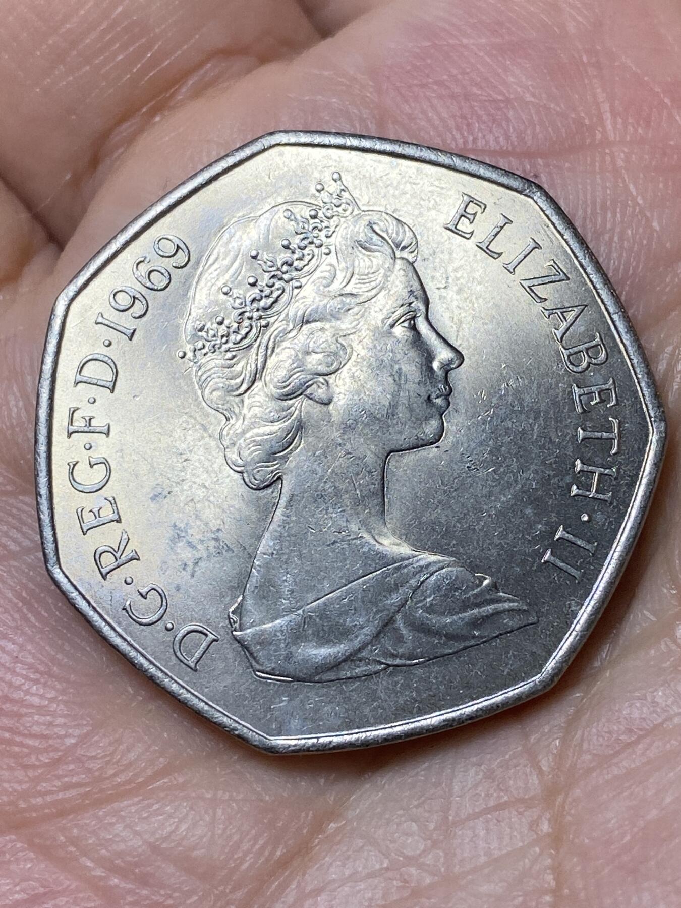 2026年第三十场(总第一百九十九场）英国一线回流散币特拍第二场(免佣金) 英国🇬🇧1969年50新便士(伊丽莎白二世中年花冠，十进制第一版首发年)