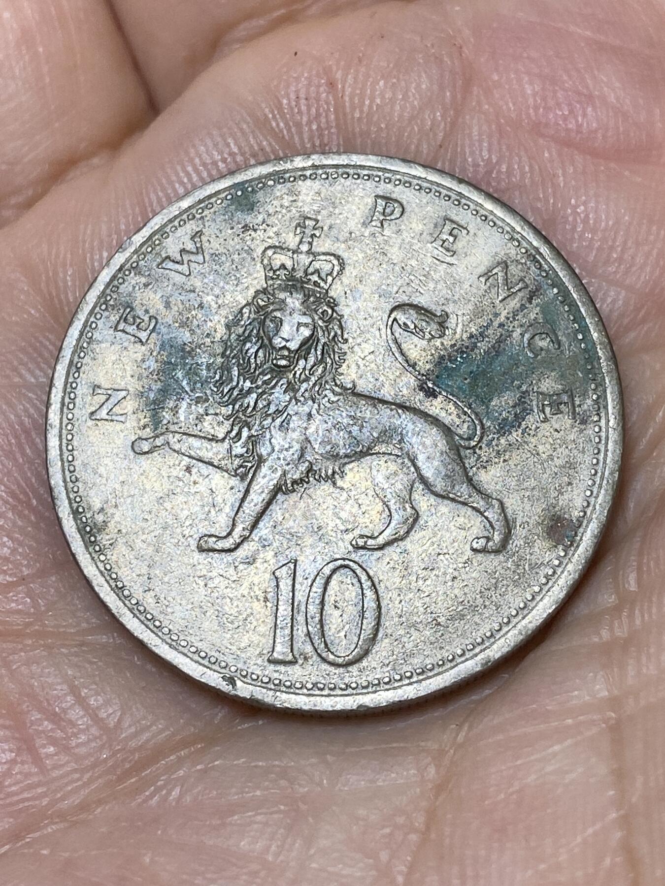 2026年第三十场(总第一百九十九场）英国一线回流散币特拍第二场(免佣金) 英国🇬🇧1975年10新便士(伊丽莎白二世中年花冠，十进制第一版)