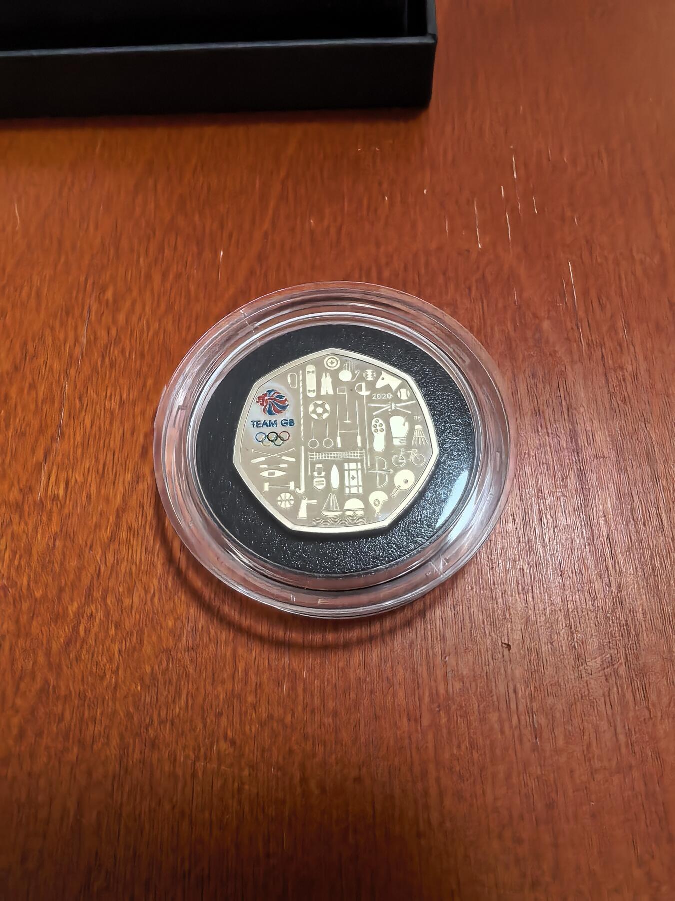 长老汇马年精选第二场拍卖 2021英国东京奥运会50便士七边形彩色精制银币，16克925银，盒证全，1500枚，稀少