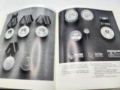 南水社第二次拍卖 德意志民主共和国勋章图鉴 德意志民主共和国军事出版社出版（详情请看介绍）