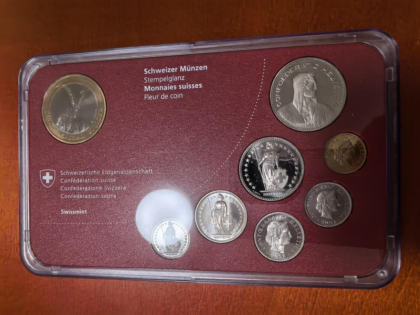 长老汇马年精选第二场拍卖 2007瑞士精制币8枚套，盒证全，含10法郎精制双色币1枚