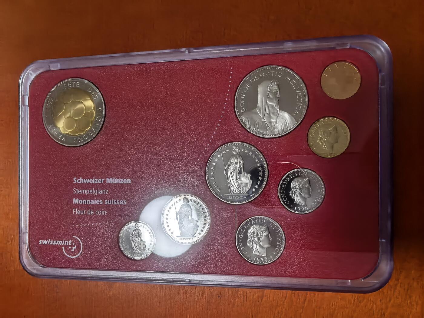 长老汇马年精选第二场拍卖 1999瑞士精制币8枚套，盒证全，含10法郎精制双色币1枚