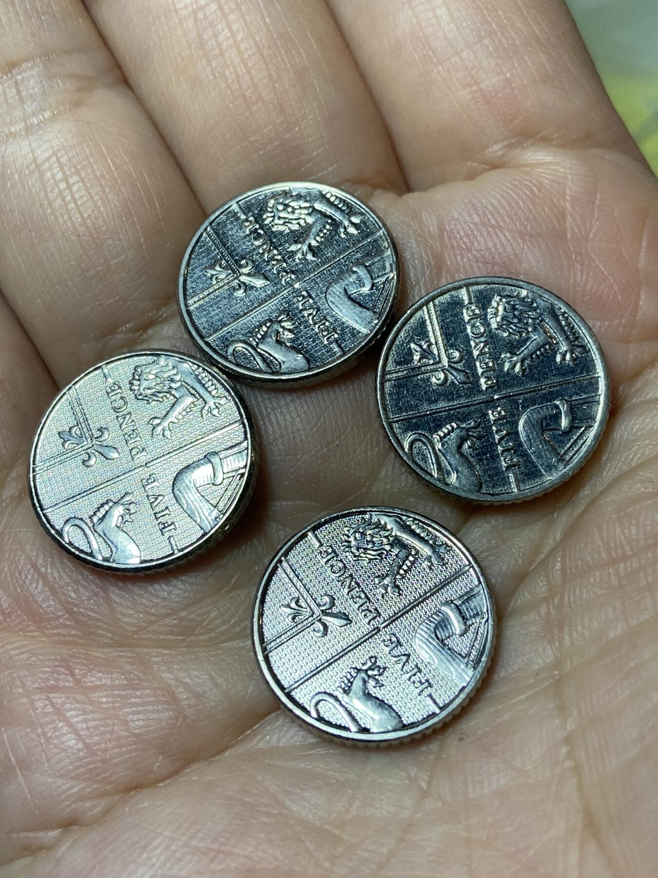 2026年第三十场(总第一百九十九场）英国一线回流散币特拍第二场(免佣金) 英国🇬🇧5便士4枚：2015年16年17年(伊丽莎白二世老年盾徽拼图第二版)