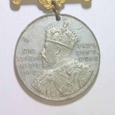 英国1905年 爱德华七世高浮雕精制大合金章 带铭牌 40MM - 英国1905年 爱德华七世高浮雕精制大合金章 带铭牌 40MM