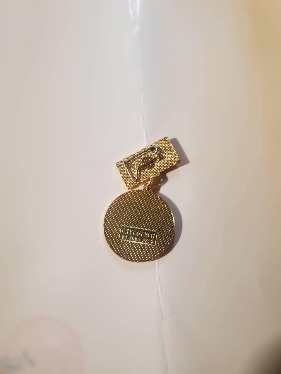 韵星假日军品类拍卖第42期 -- Rimey Holidays Militaria Auction 42 越南社会主义共和国陈永敦在党优秀服务奖章奖状一套带光荣在党30年奖章