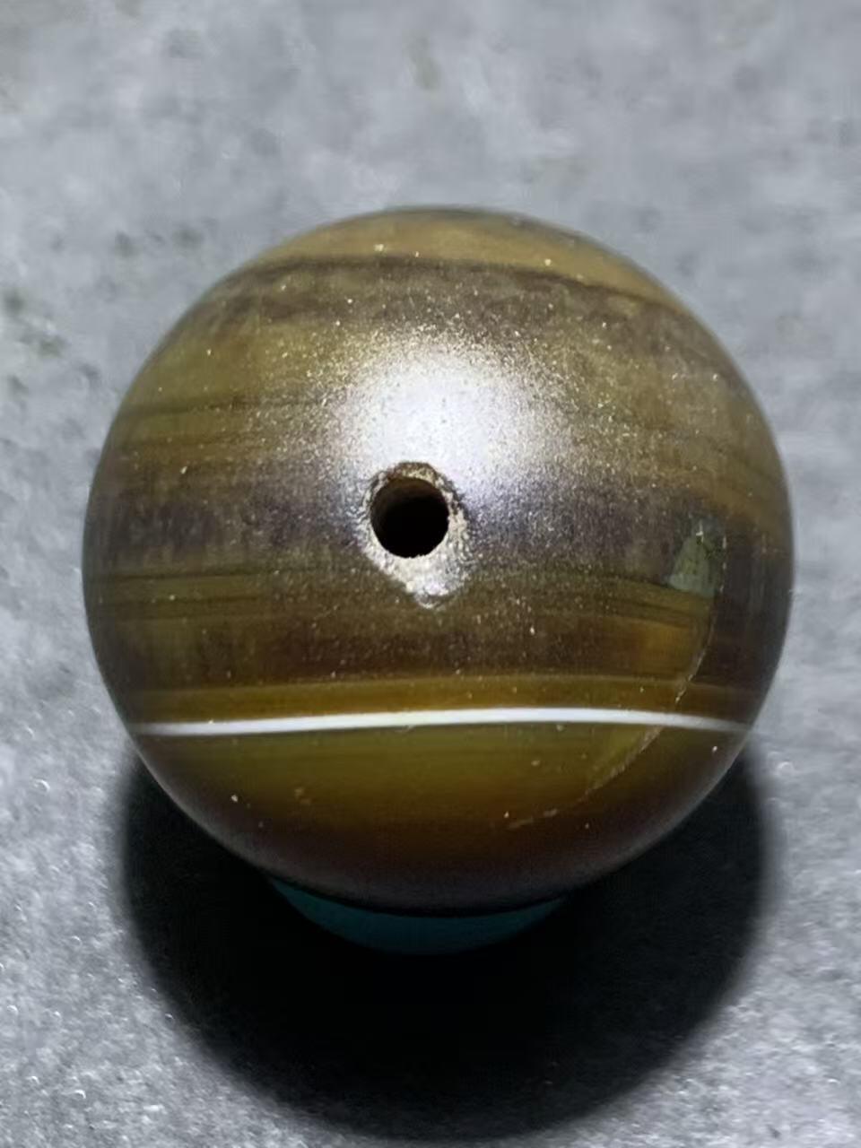 高玉化缠丝玛瑙通货2.0圆珠一颗，