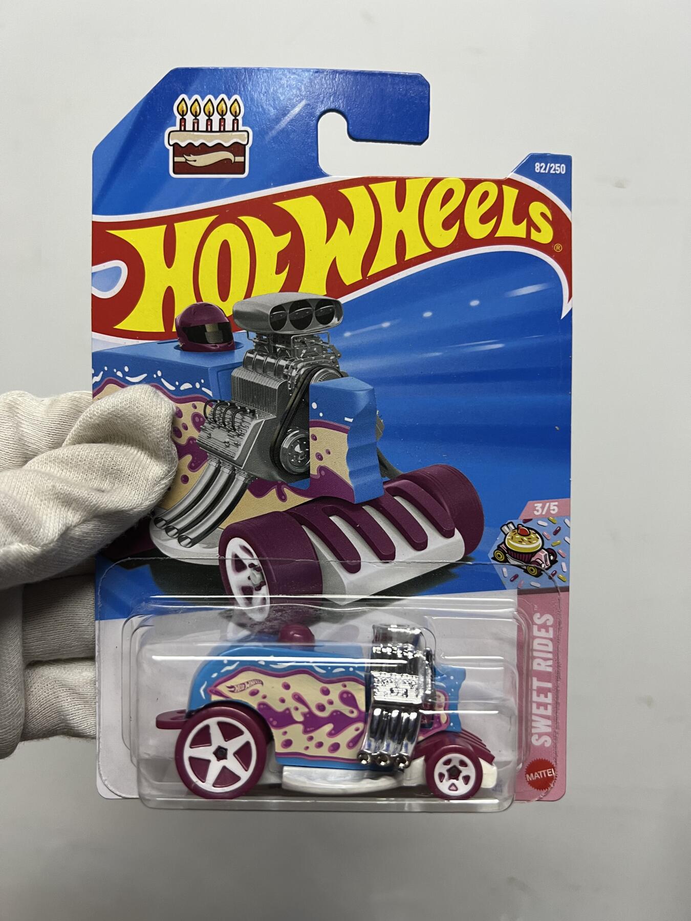 零元拍：风火轮吊卡 Birthday Burner全新未拆