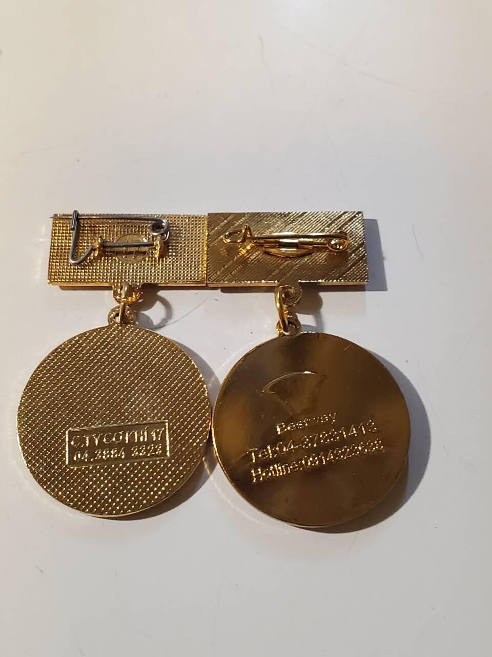 韵星假日军品类拍卖第42期 -- Rimey Holidays Militaria Auction 42 越南社会主义共和国光荣在党30、60年奖章一对