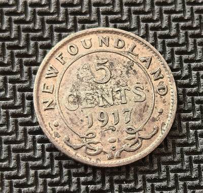 外国优质老铜币银币，周日九点倒数截拍，满百包邮，持续收拍，初八发货 - 纽芬兰1917年5 分银币，发行于一战期间。正面为英王乔治五世像，铭文彰显其作为纽芬兰君主与印度皇帝的权威；背面标注 “NEWFOUNDLAND”，见证了纽芬兰作为英国自治领的特殊地位，直至 1949 年加入加拿大。
