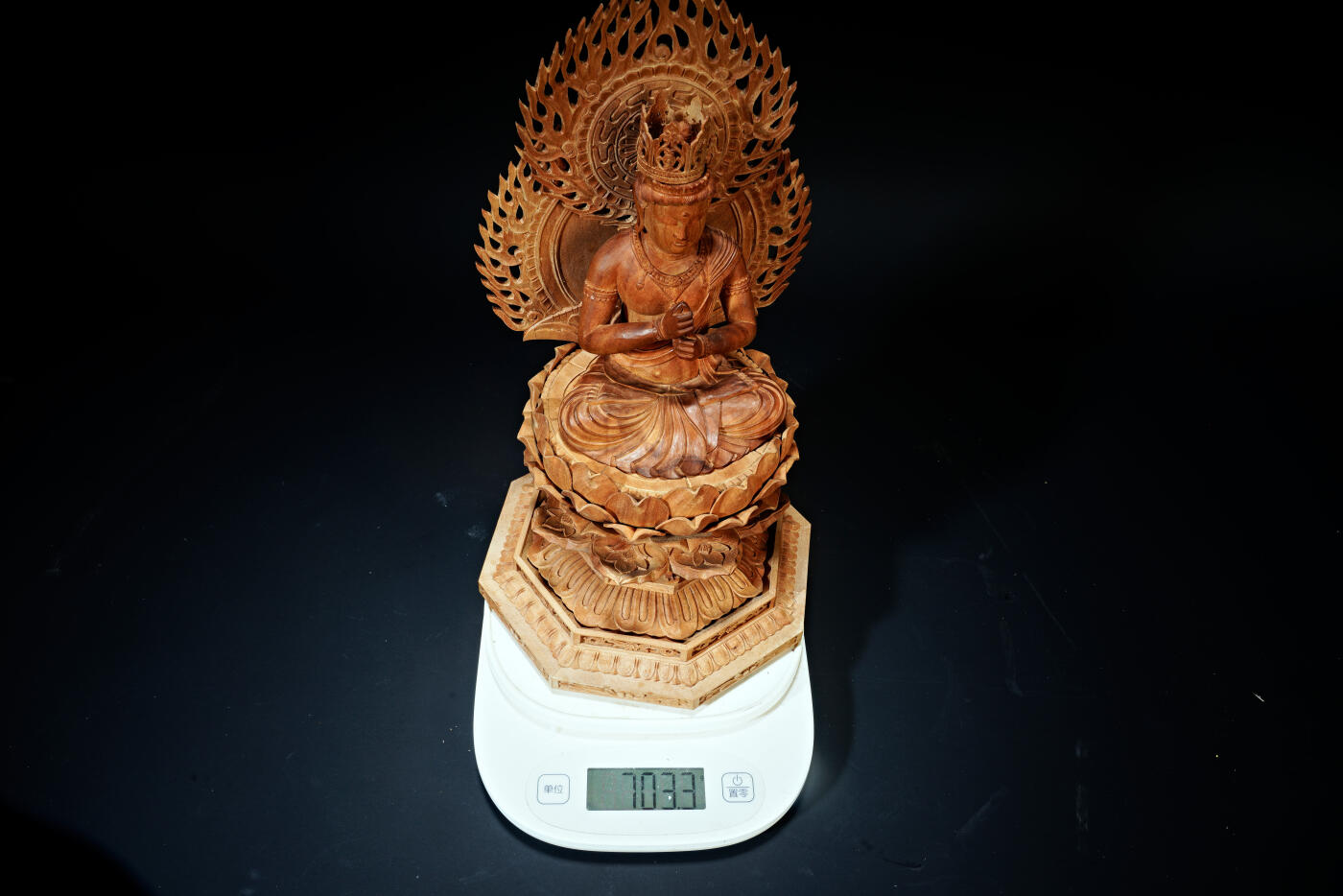 上海都达杂项专场三十三【年后发货全场包邮】  出口创汇期 印度迈索尔老山檀香大日如来佛坐像/佛盒 2件