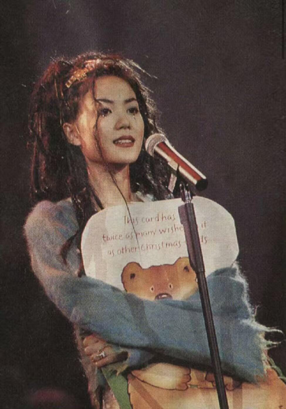 零元拍：王菲六登春晚签名CMG四字春条