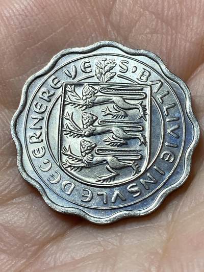 2026年第三十一场(总第二百场)英国一线回流散币新春特拍第三场(免佣金) 原光好品–英属根西岛🇬🇬1956年3便士(伊丽莎白二世时期第一版，薄版)