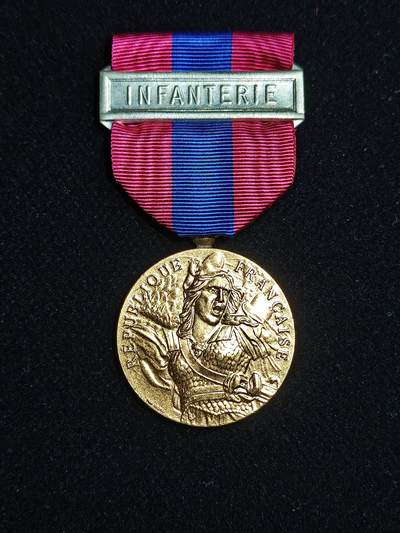 马到成功 迎新年  精品专场 - 法国国防服役章 步兵勋条