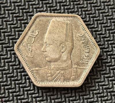 外国优质老铜币银币，周日九点倒数截拍，满百包邮，持续收拍，初八发货 - 埃及法鲁克王朝1944年2 皮阿斯特银币。正面为法鲁克一世头像，彰显君主权威；背面的阿拉伯文与年份，见证了二战后埃及民族独立运动的兴起与殖民统治的衰落。