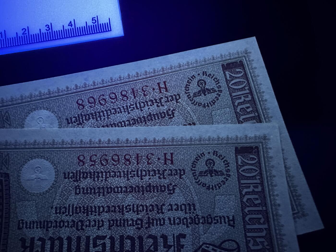 《外钞收藏家》第六百一十二期（ 精选场）（长期征集拍品、欢迎藏友们联系合作） 德国20马克 2张一起 丢勒画作 勃兰登堡门 全新轻微不绝 尾58、68