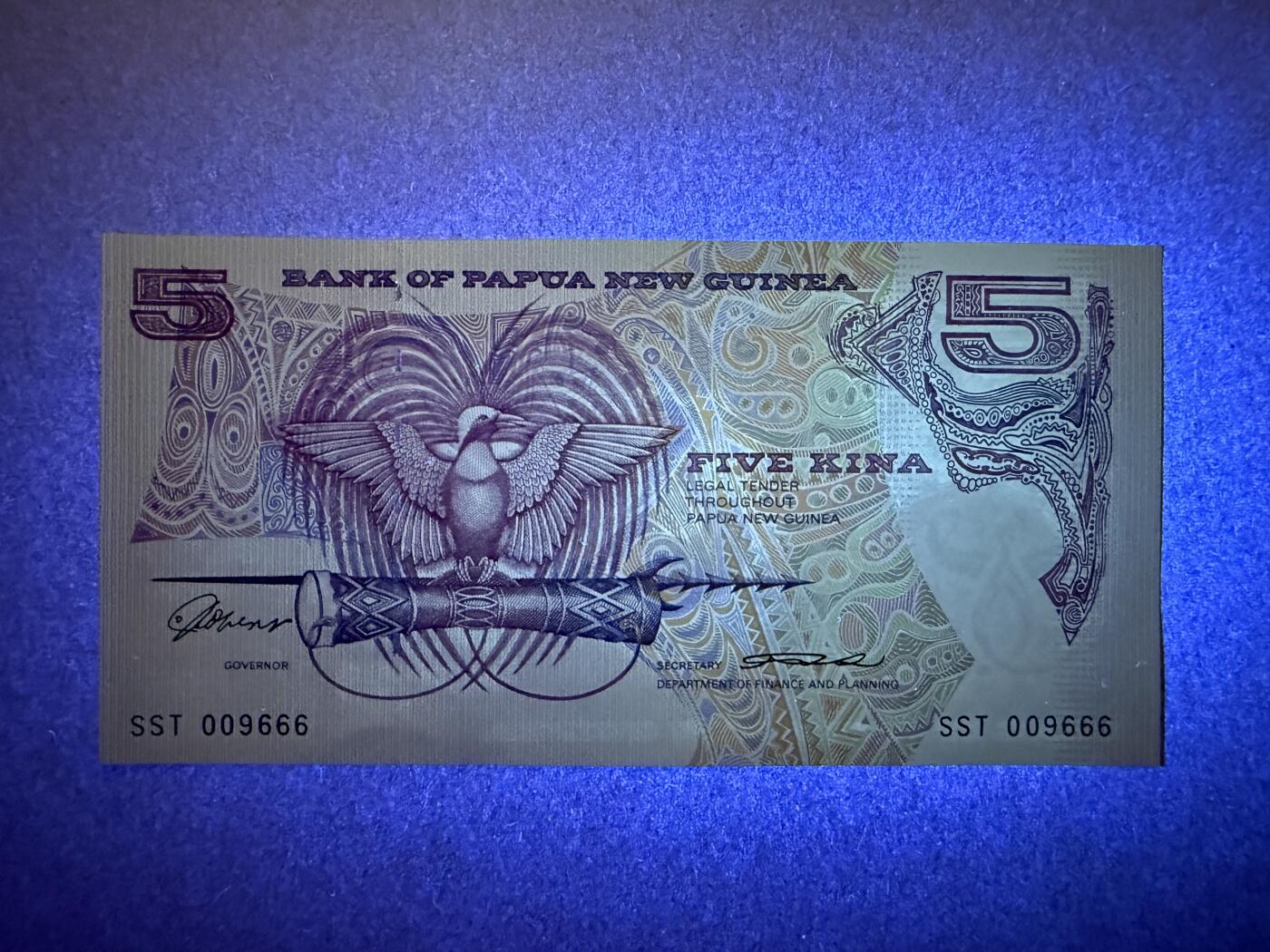 《艾美收藏》第232期-2.22周日外币靓号精品场(春节首拍) 豹子号 巴布亚新几内亚5基纳 UNC 1992年 无347倒置号豹子号