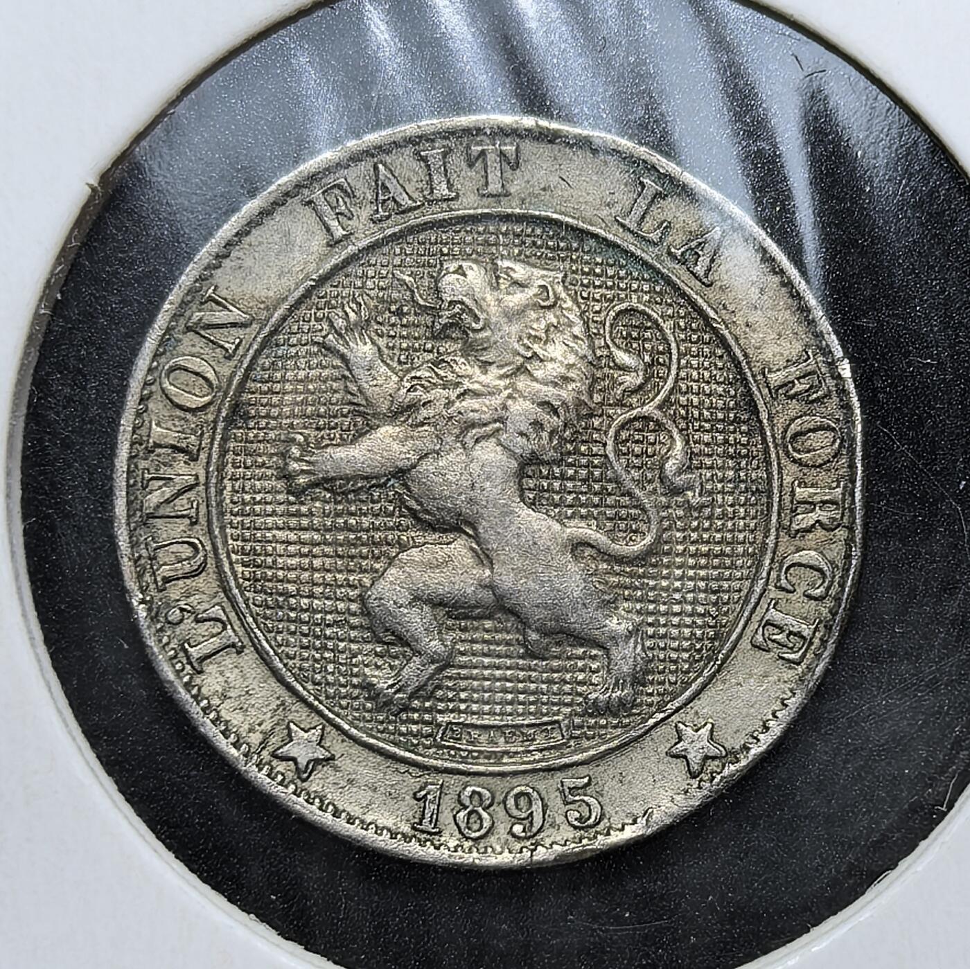 外国优质老铜币银币，周日九点倒数截拍，满百包邮，持续收拍，初八发货 比利时利奥波德二世1895年5分铜币。正面是国王利奥波德二世，背面是象征比利时的持盾雄狮，及国家格言团结就是力量。这枚硬币见证了比利时殖民扩张与君主专制的时代背景。