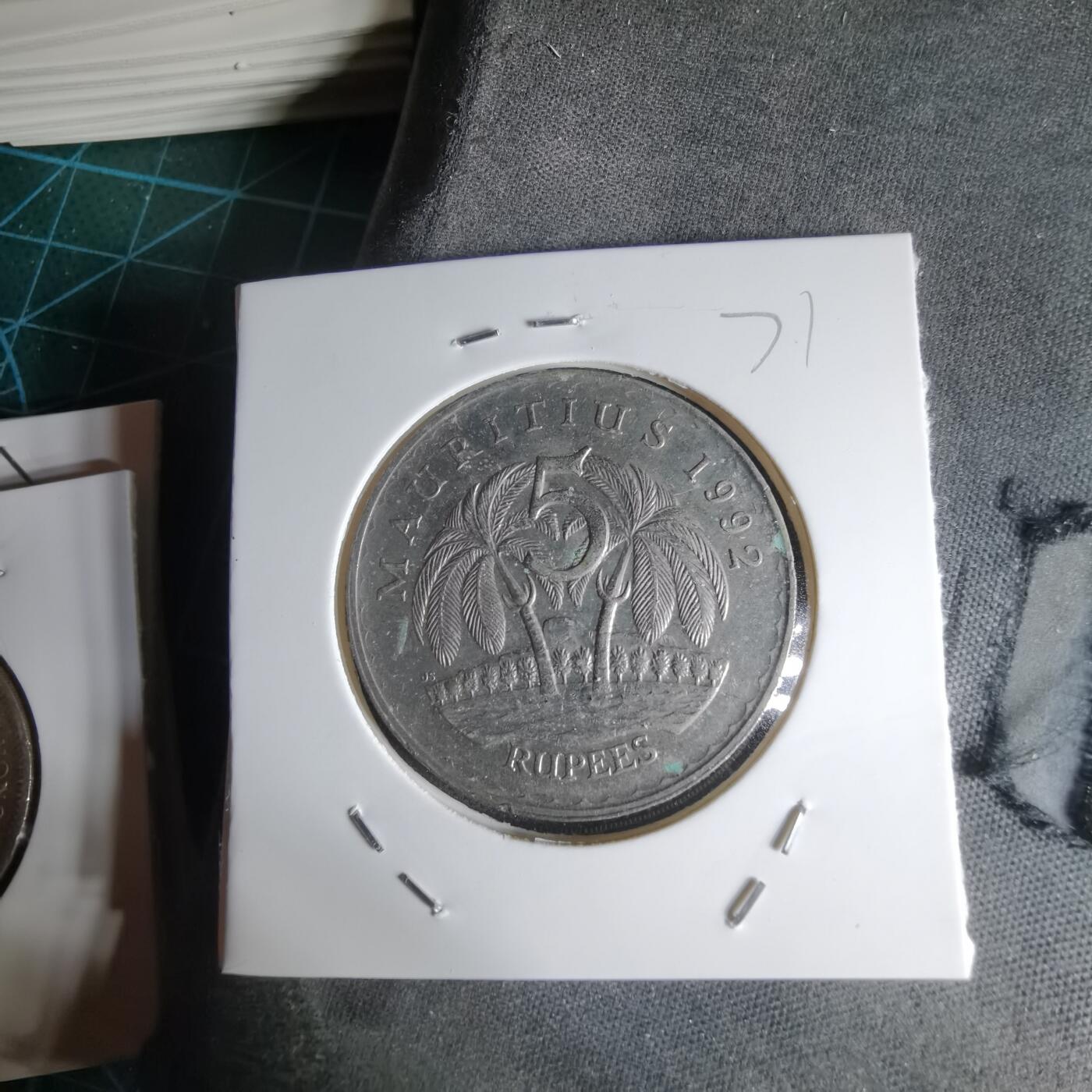 沼泽如烟--第1000场 毛里求斯1992年5卢比