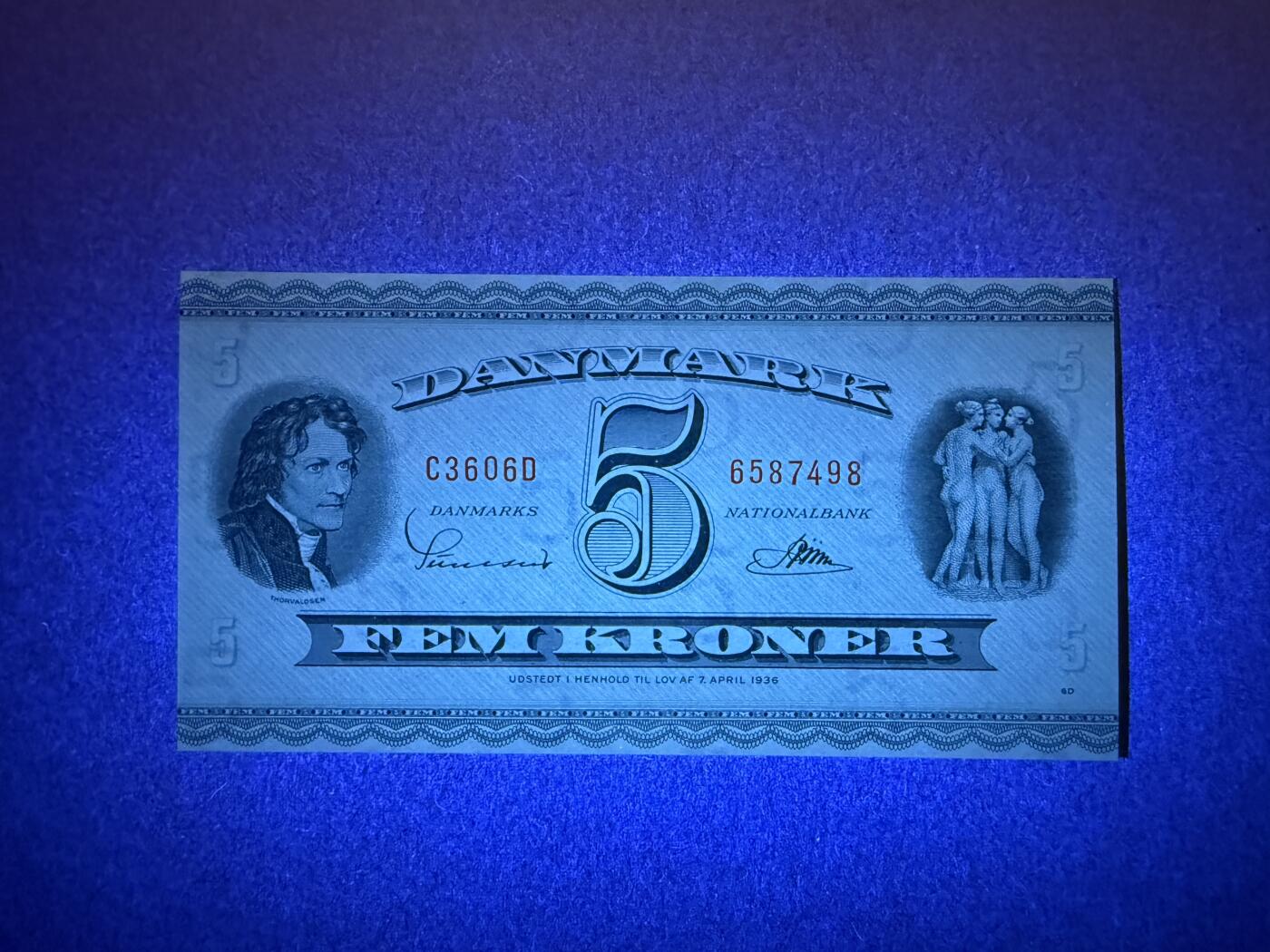 《艾美收藏》第232期-2.22周日外币靓号精品场(春节首拍) 丹麦5克朗 UNC 1960年老版本 三裸女雕塑