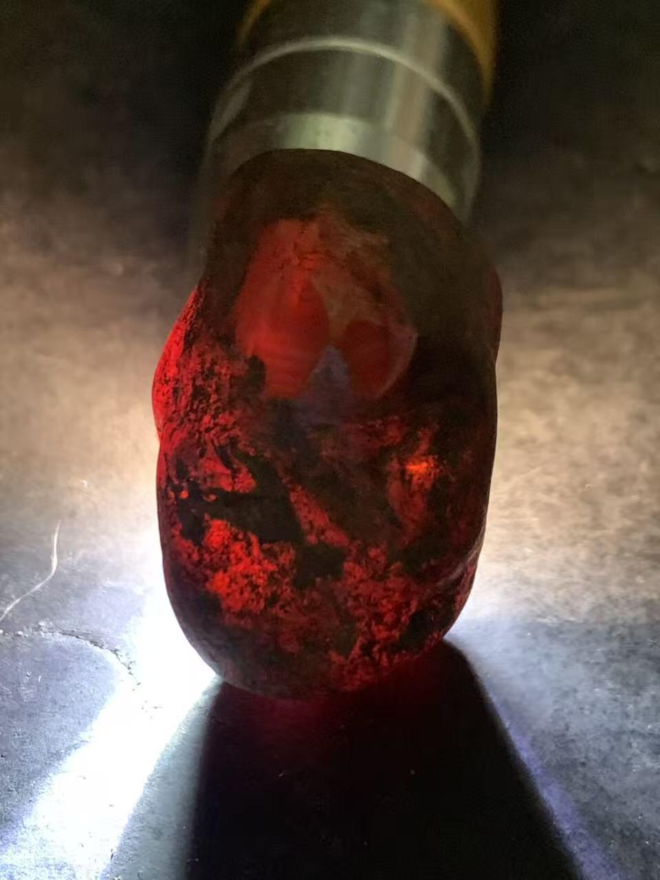 精美铁红皮开窗料南红玛瑙原石一颗