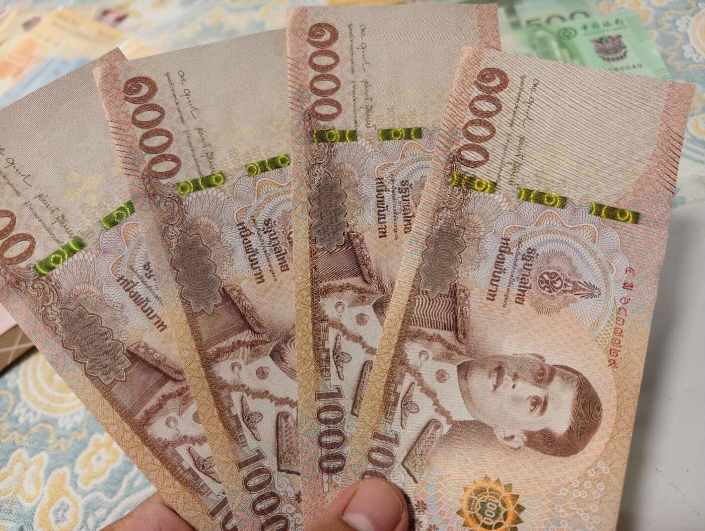 春节钱币瓷器清货捡漏拍场