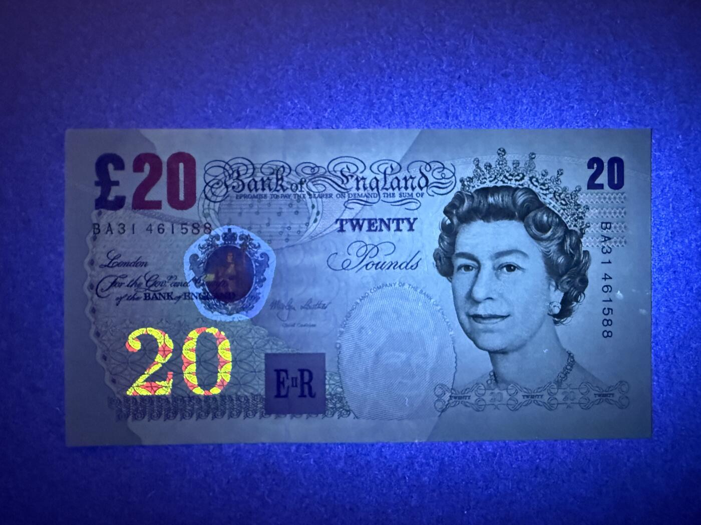 《艾美收藏》第232期-2.22周日外币靓号精品场(春节首拍) 英格兰20镑 UNC E序列再版 边缘1处轻微荧光 双尾88