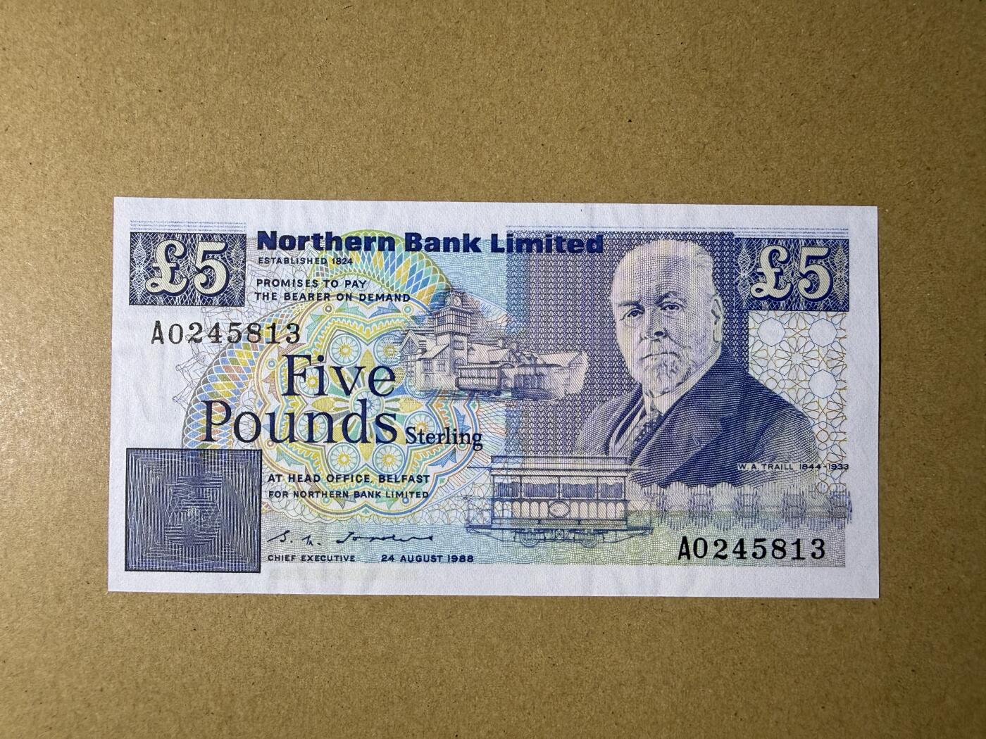 《艾美收藏》第232期-2.22周日外币靓号精品场(春节首拍) 北爱尔兰5镑 UNC 1988年a版 北方银行 A冠 英国工程师特雷尔 