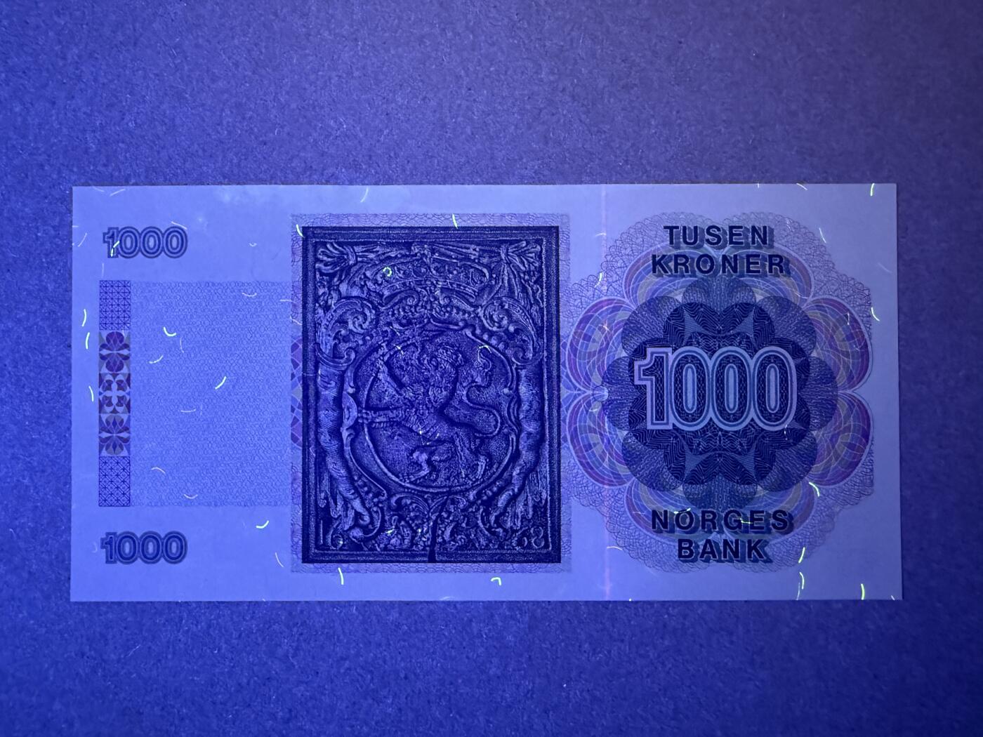 《艾美收藏》第232期-2.22周日外币靓号精品场(春节首拍) 挪威1000克朗 UNC 1990年 挪威民族主义政治领袖发尔森 顶部边缘有处轻微荧光