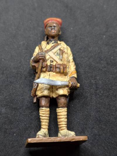 凯旋世界勋赏（持续上新中）（第22期新年大拍）（欢迎送拍）（对拍品有疑问请询问客服，不接受到手刀，出价默认拍品品相。请认真阅读拍卖规则！出价默认已认可！）（收到货请录制开箱视频，无视频概不处理问题。） - - Tirailleur sénégalais（塞内加尔狙击兵）：这是二战时期法国军队中一支特殊的殖民地部队，士兵主要来自法属西非（特别是塞内加尔），以其出色的山地作战和狙击能力闻名。 ​