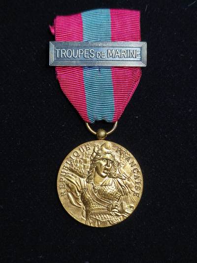 马到成功 迎新年  精品专场 - 法国国防服役章 海军陆战队勋条 少见