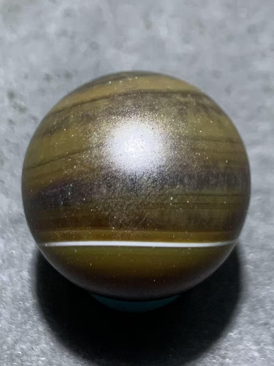 高玉化缠丝玛瑙通货2.0圆珠一颗，