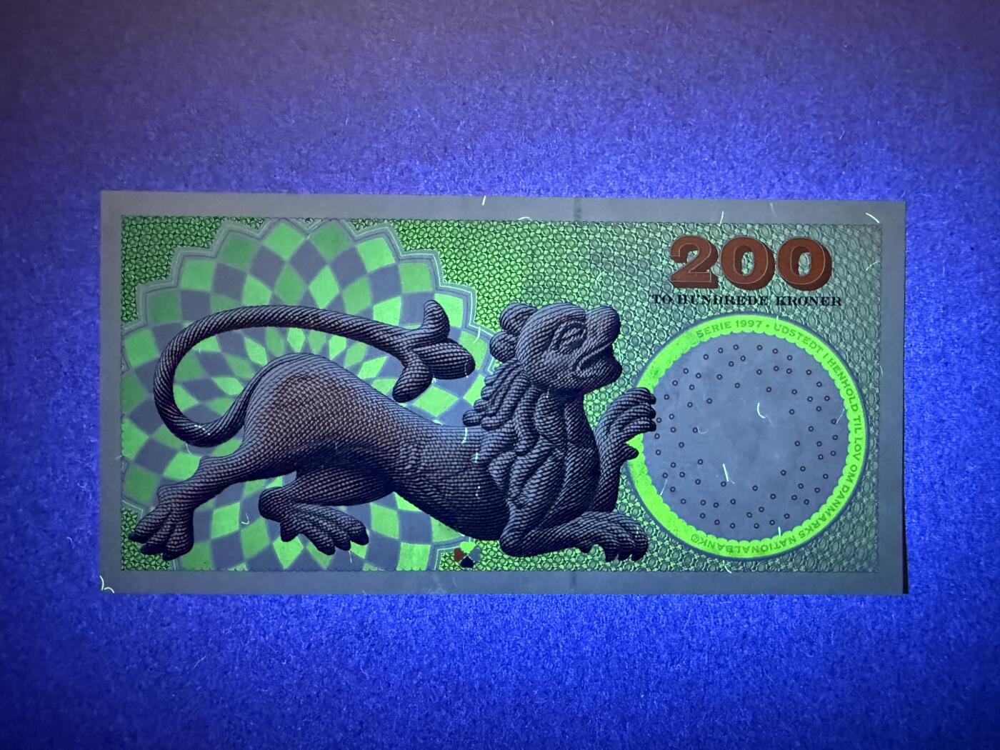 《艾美收藏》第232期-2.22周日外币靓号精品场(春节首拍) 丹麦200克朗 UNC 2007年 浮雕版