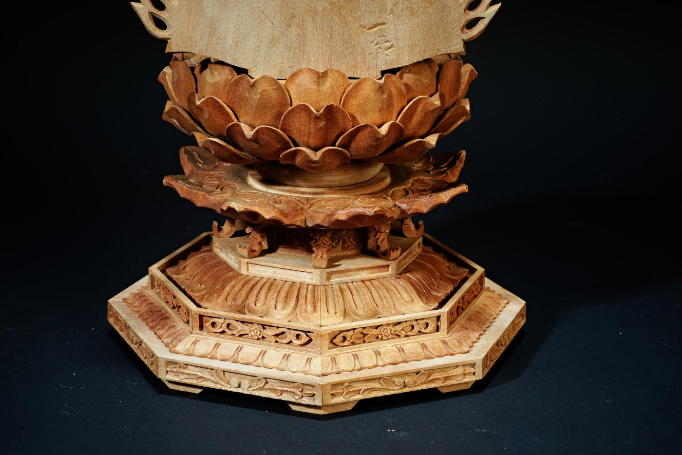 上海都达杂项专场三十三【年后发货全场包邮】  出口创汇期 印度迈索尔老山檀香大日如来佛坐像/佛盒 2件