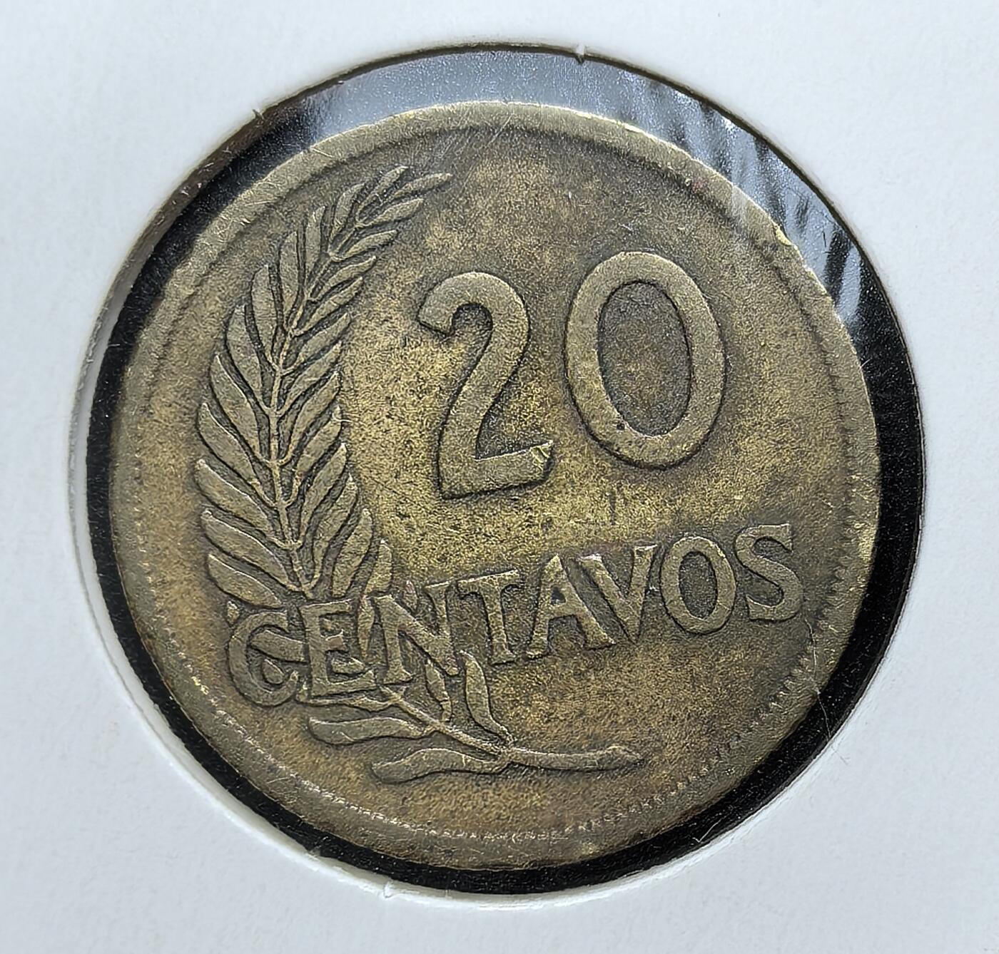 外国优质老铜币银币，周日九点倒数截拍，满百包邮，持续收拍，初八发货 秘鲁1948年20分铜币。正面是象征秘鲁共和国的女性头像，铭文 彰显国家主权；背面的月桂枝与面值 ，代表着二战后秘鲁对农业复兴与经济稳定的期盼，见证了该国在战后重建中的货币体系调整。