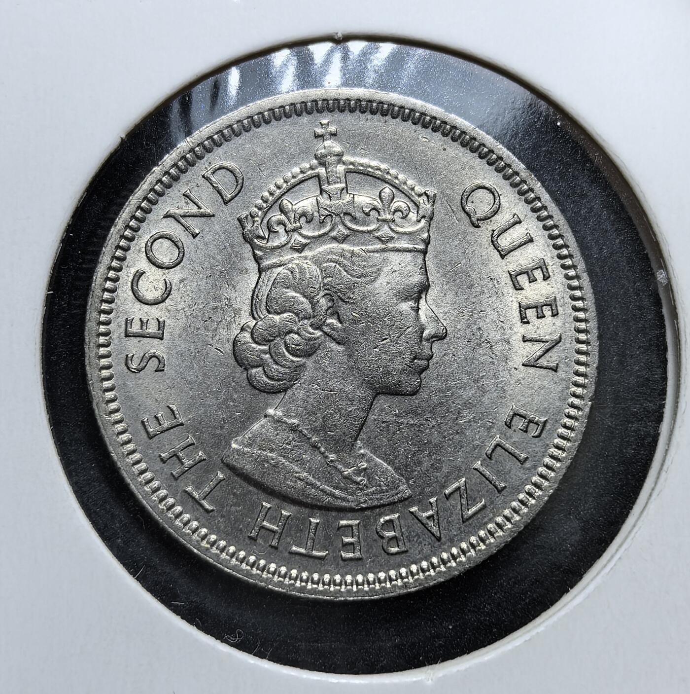 外国优质老铜币银币，周日九点倒数截拍，满百包邮，持续收拍，初八发货 原光香港1973年5毫。正面以中英双语标注 “香港伍毫” 与面值，背面为伊丽莎白二世头像，彰显英国殖民统治的象征，见证了香港在回归前的殖民货币体系与历史过渡。