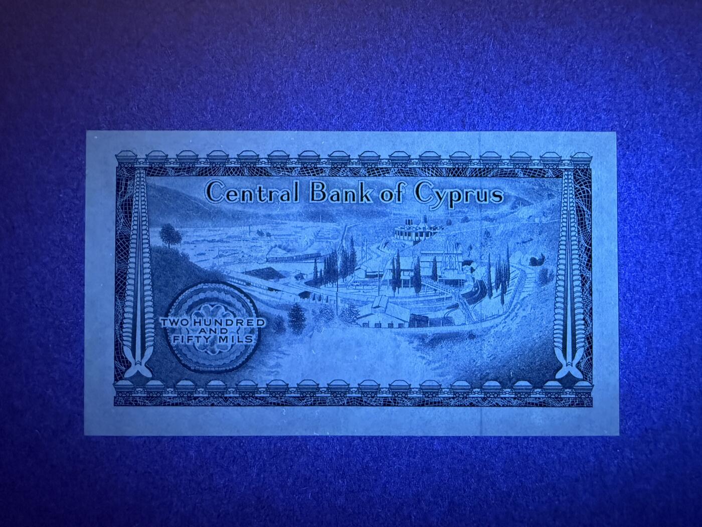 《艾美收藏》第232期-2.22周日外币靓号精品场(春节首拍) 豹子号 塞浦路斯250米尔 UNC 1976年 无4双豹子号